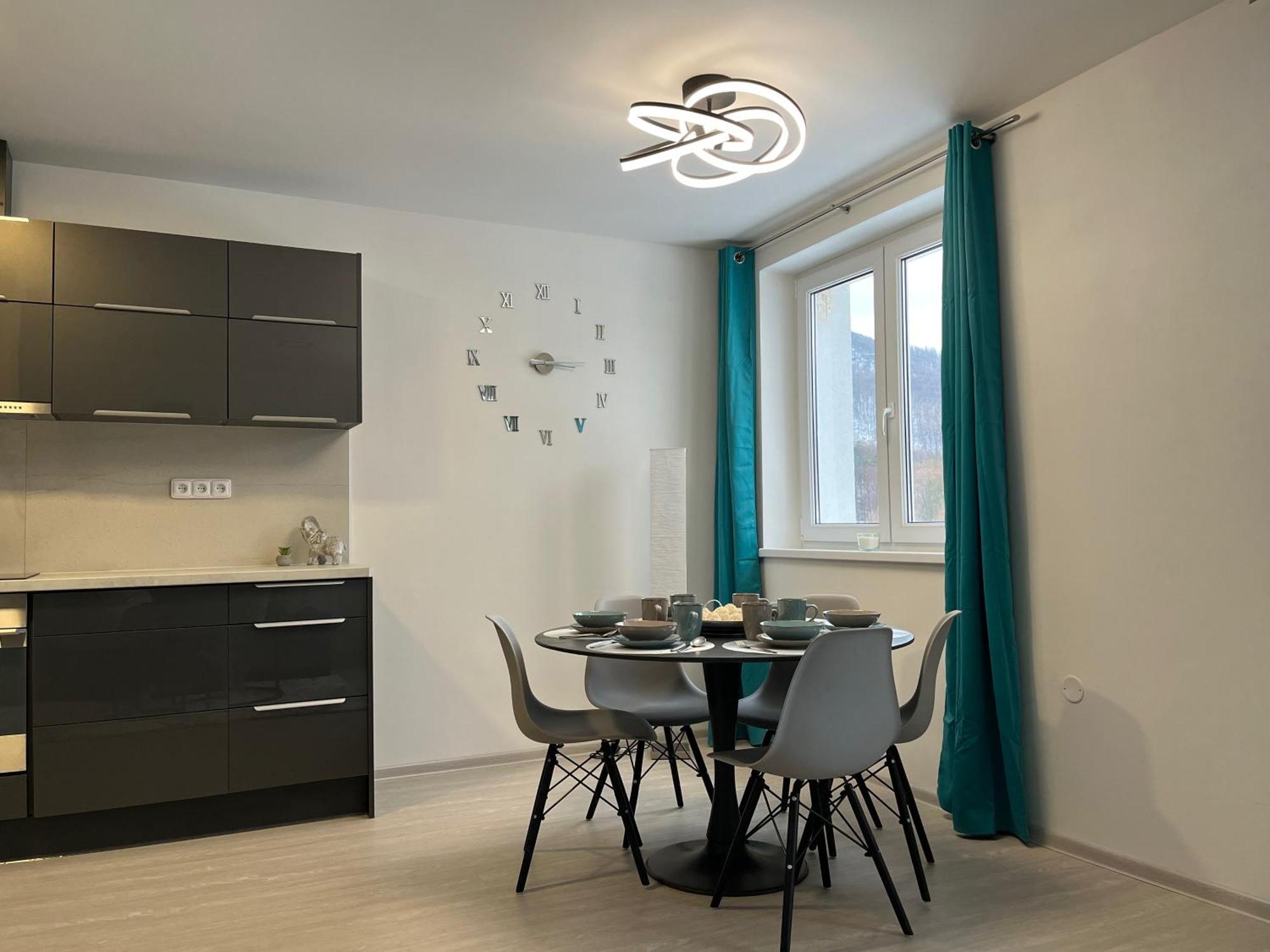 Apartman U Zamecke Zahrady Klasterec nad Ohri Ngoại thất bức ảnh